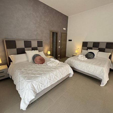 Emerella Luxury Suites-Siderno Lungomare Ngoại thất bức ảnh