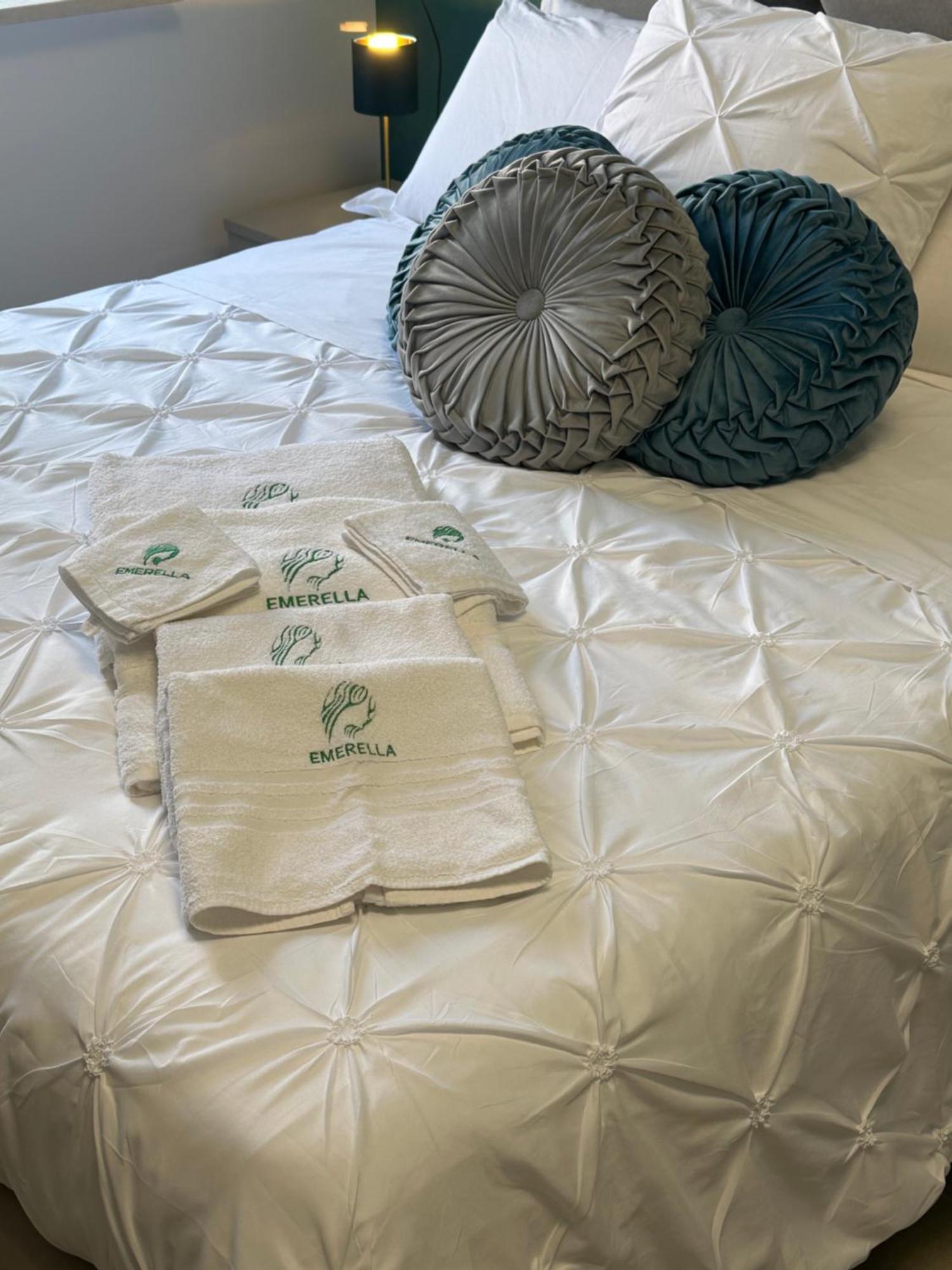 Emerella Luxury Suites-Siderno Lungomare Ngoại thất bức ảnh