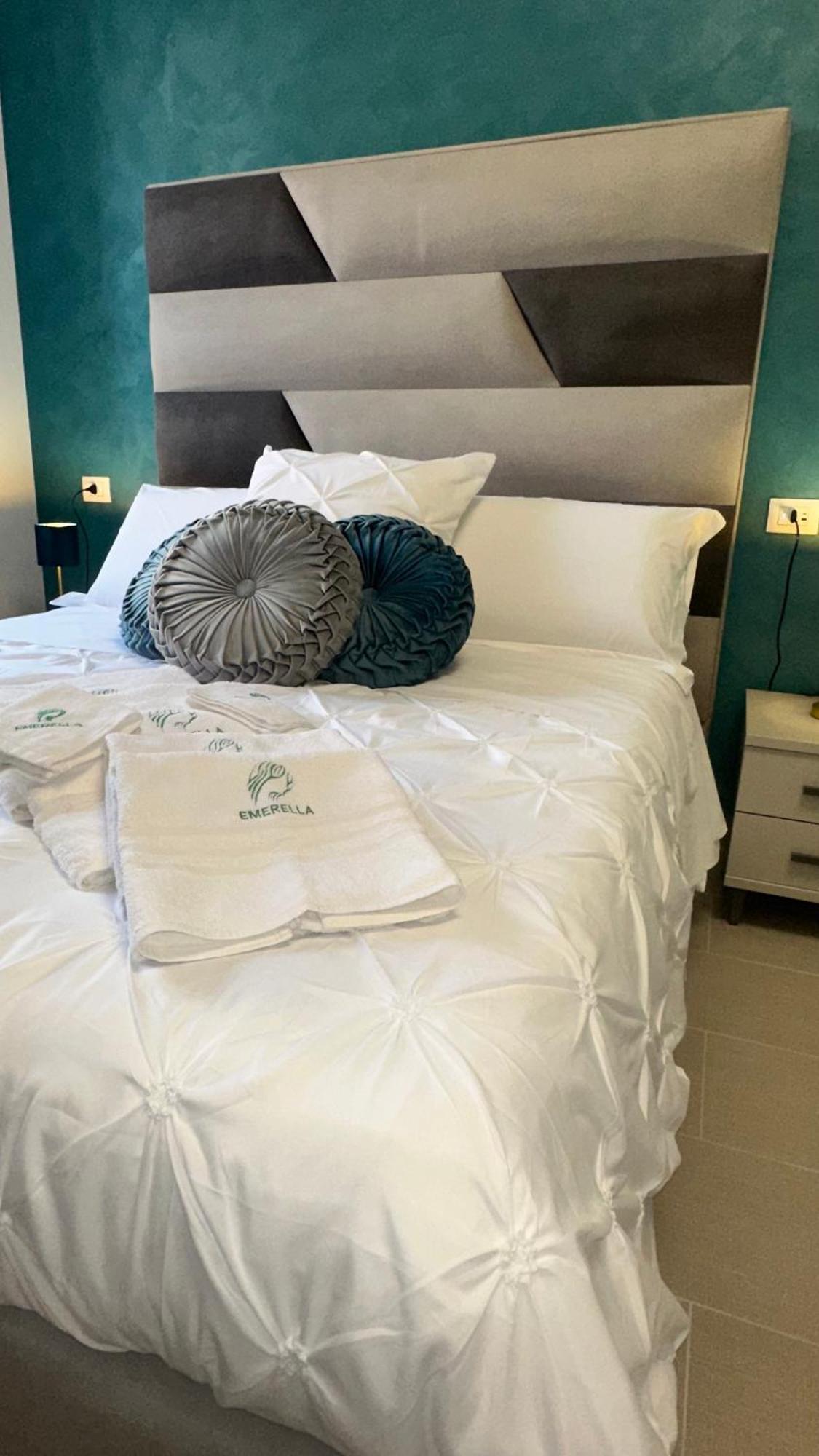 Emerella Luxury Suites-Siderno Lungomare Ngoại thất bức ảnh