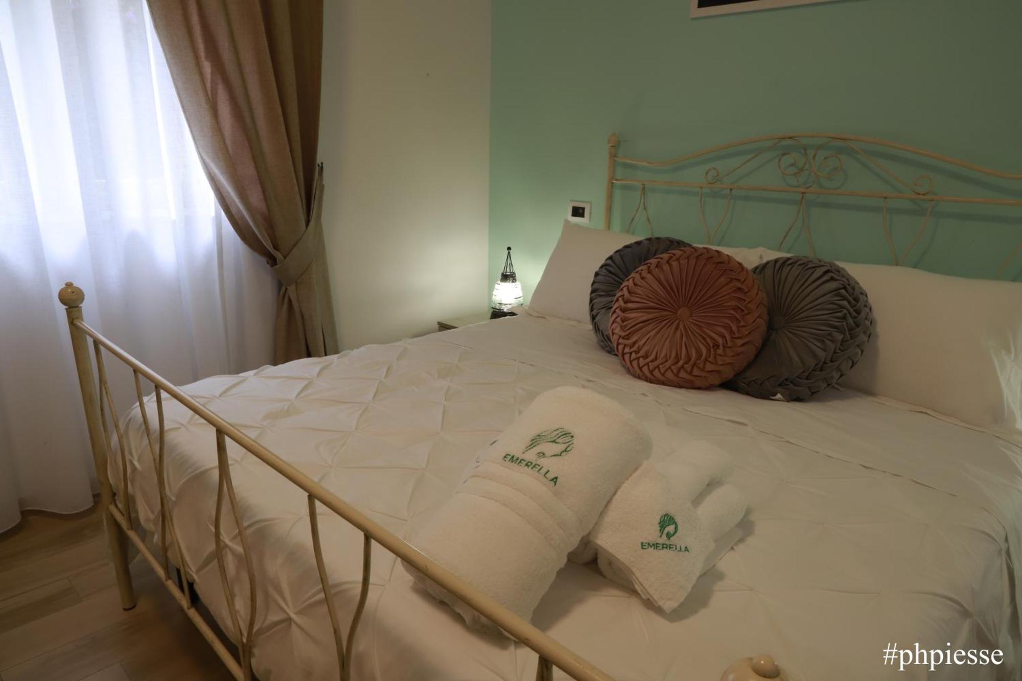 Emerella Luxury Suites-Siderno Lungomare Ngoại thất bức ảnh