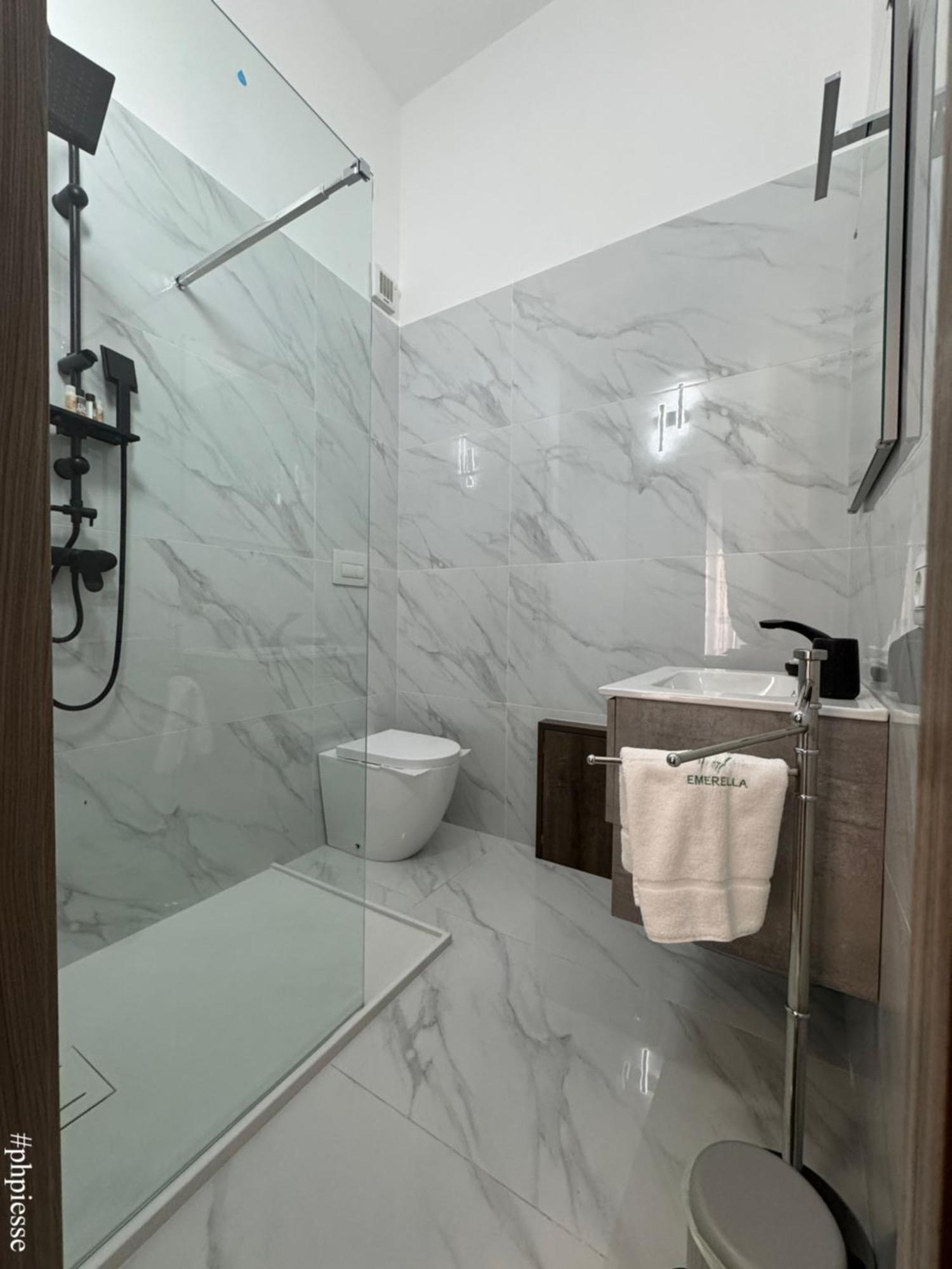 Emerella Luxury Suites-Siderno Lungomare Ngoại thất bức ảnh