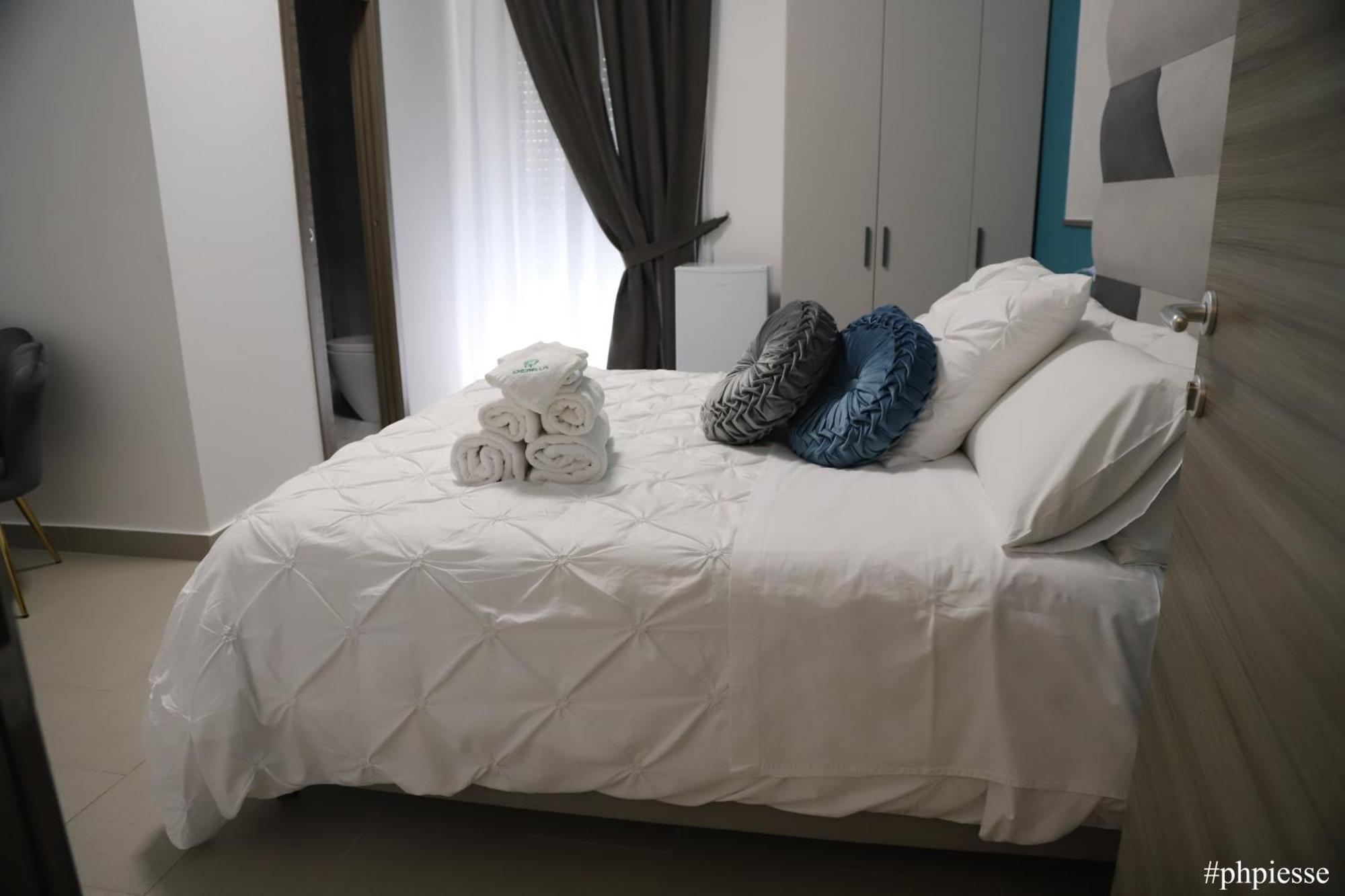 Emerella Luxury Suites-Siderno Lungomare Ngoại thất bức ảnh